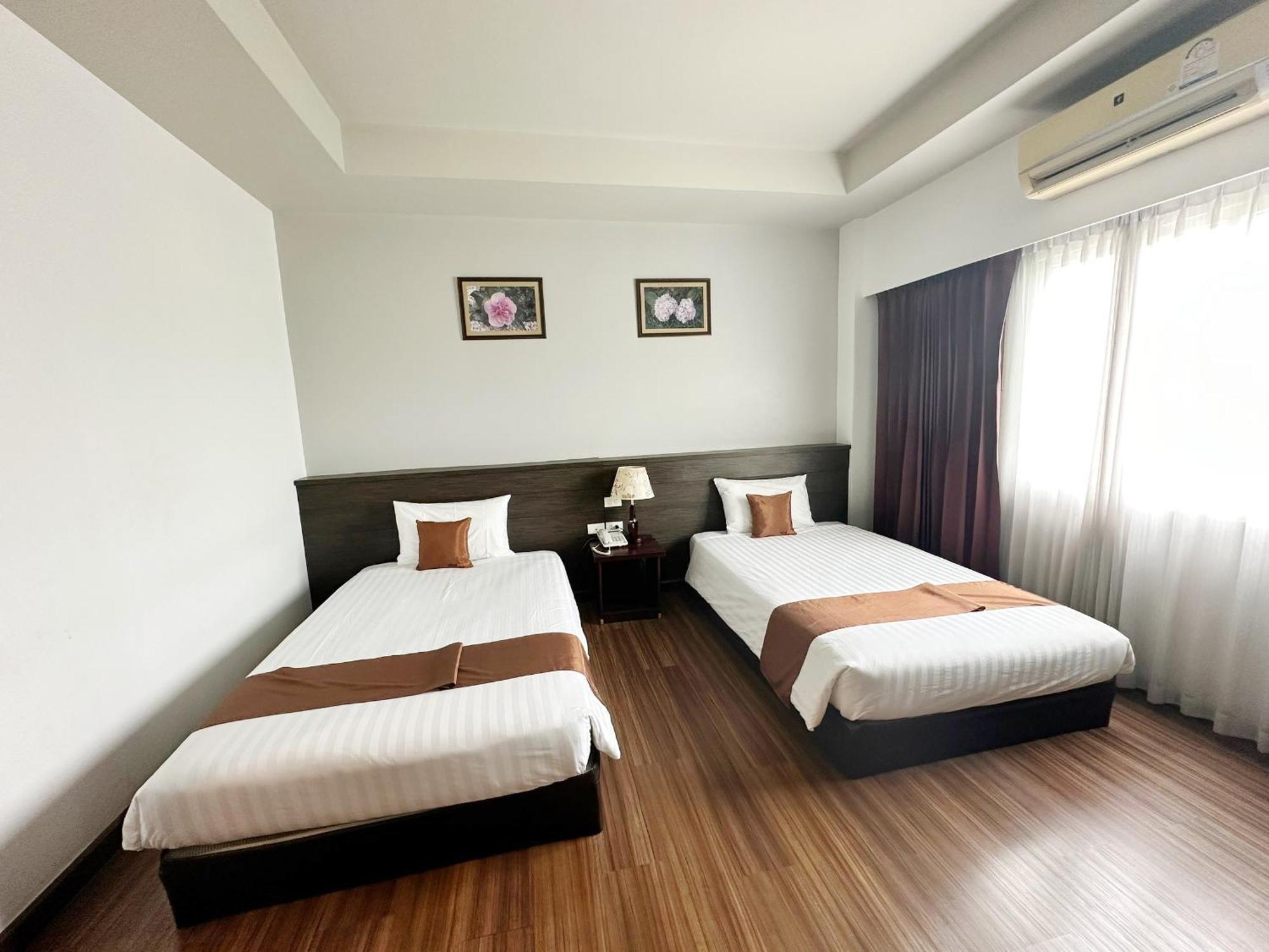 Akelada Hotel Nang Rong Exterior photo