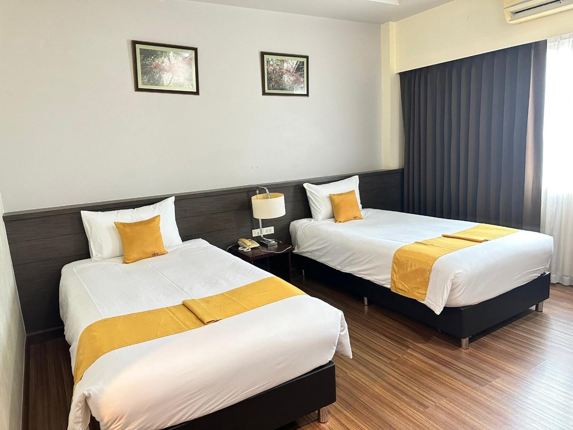 Akelada Hotel Nang Rong Exterior photo
