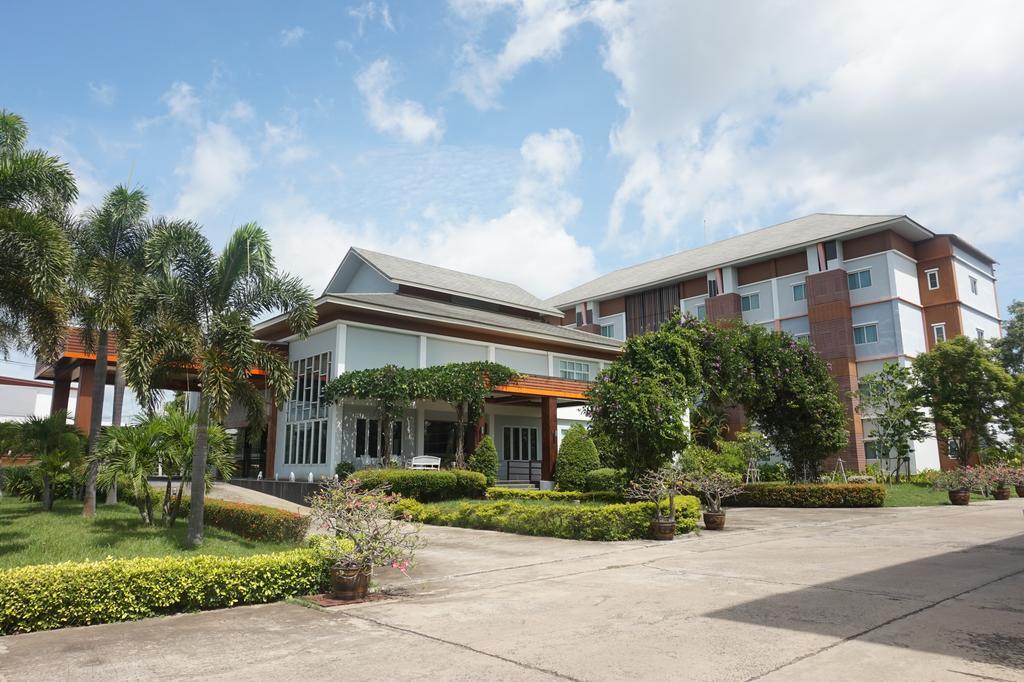 Akelada Hotel Nang Rong Exterior photo