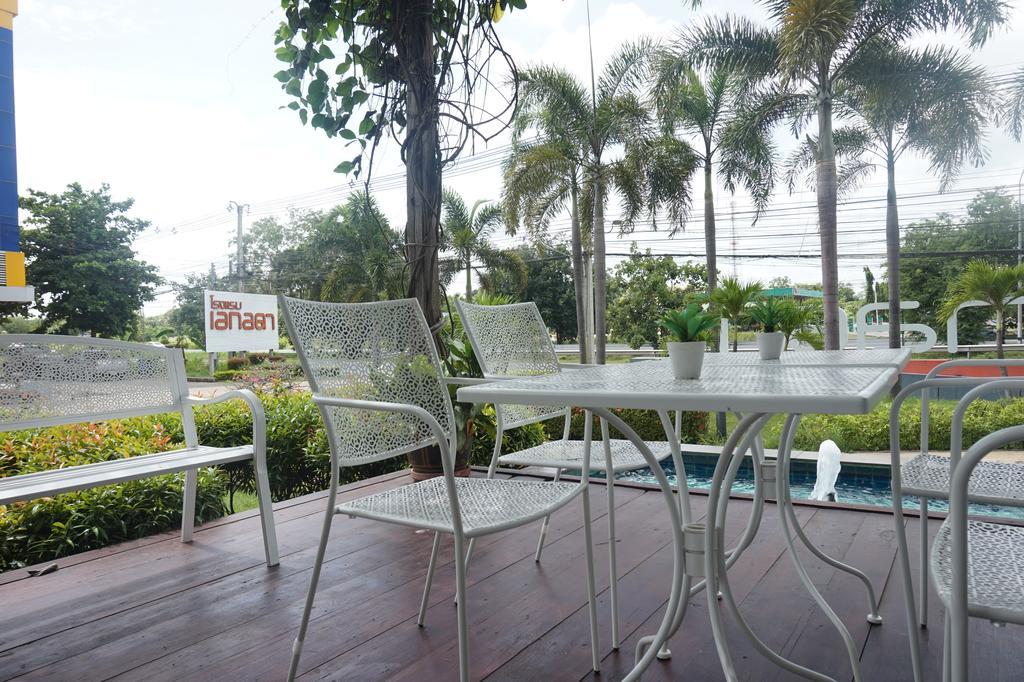 Akelada Hotel Nang Rong Exterior photo